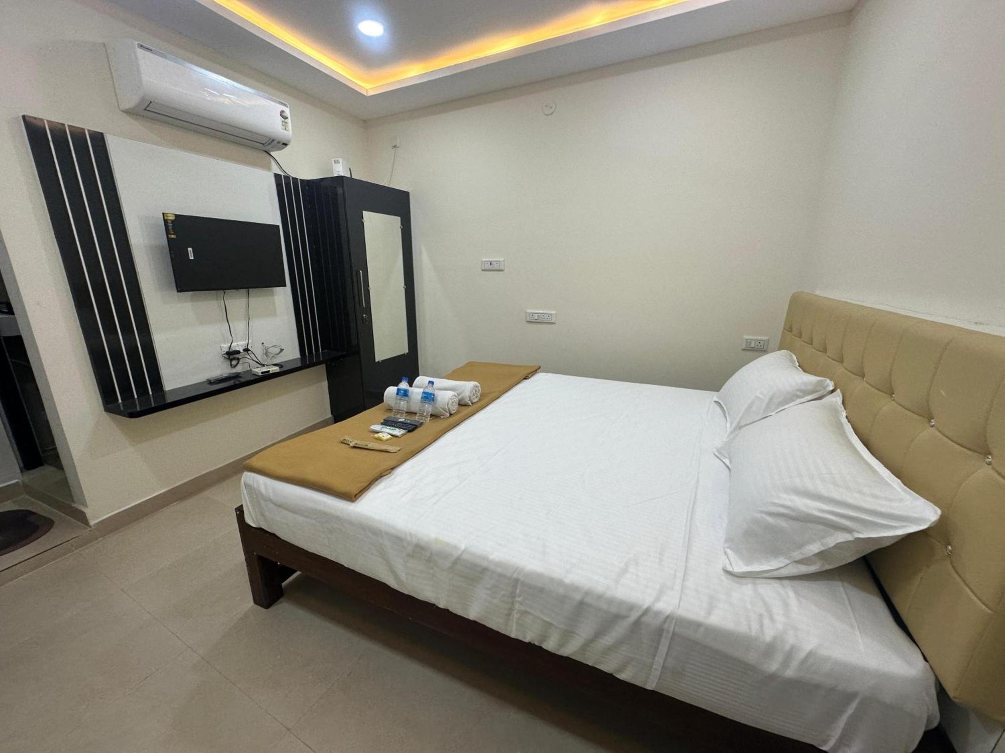 Mahadeepam Residency Villa Tiruvannāmalai Room photo